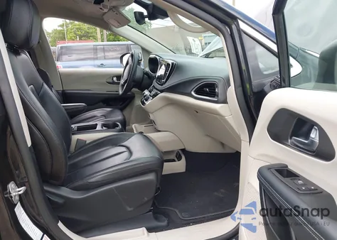 2023 Chrysler Pacifica Hybrid Touring L z USA, uszkodzony, nr VIN 2C4RC1L70PR541580